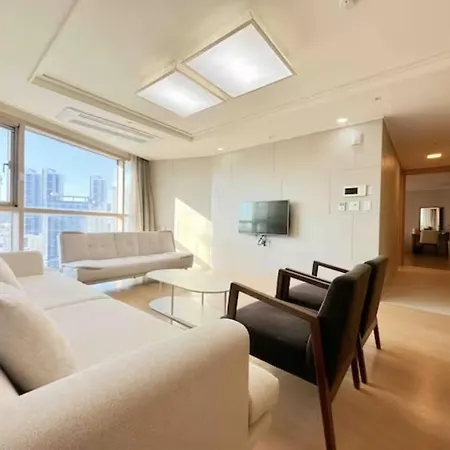 Hotel With Busan Exterior photo